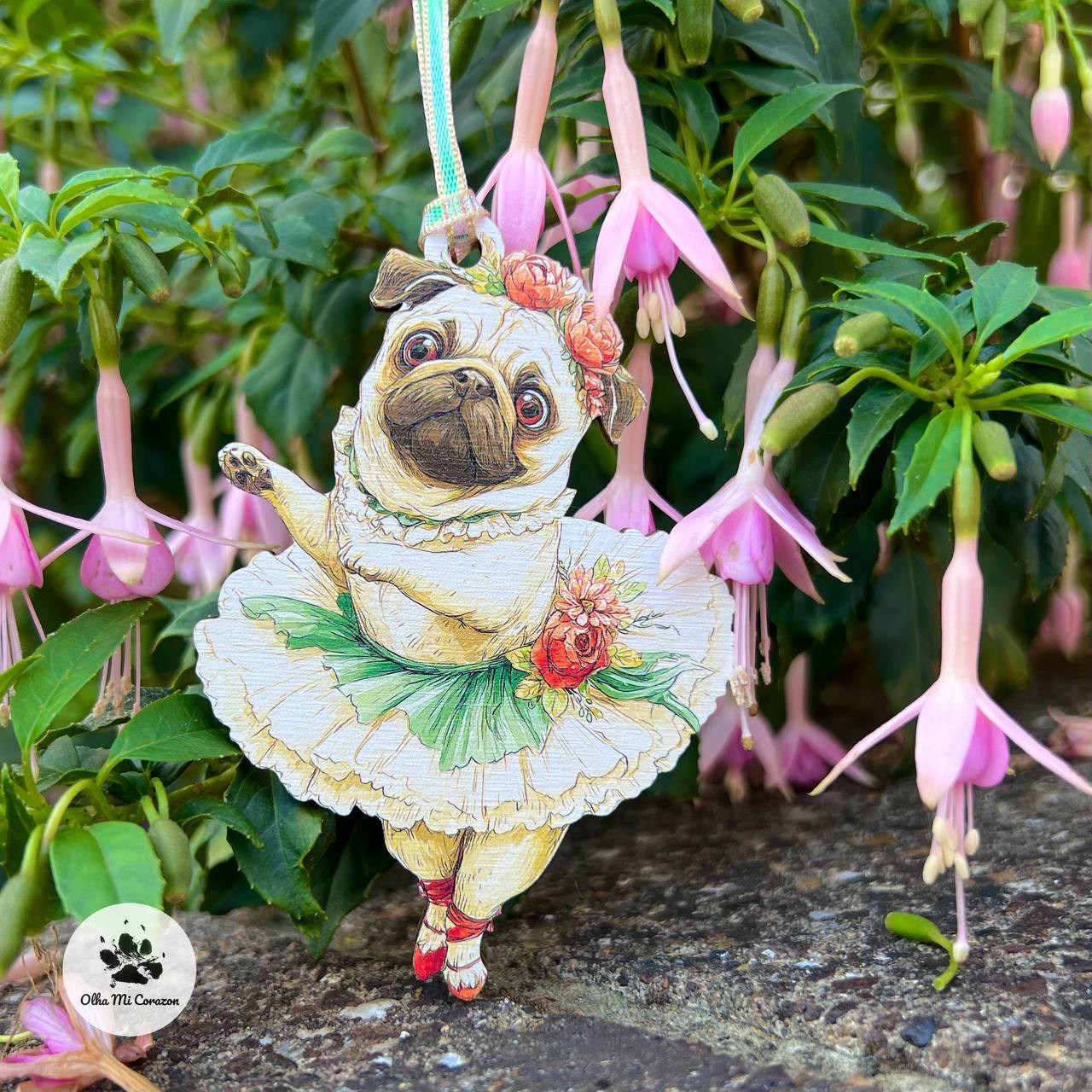 Pug ballerina and kids - dog wooden Christmas tree decoration with blank card, made in the UK, festive decoration, hanging decor for holidey. Artist Olha Mi Corazon